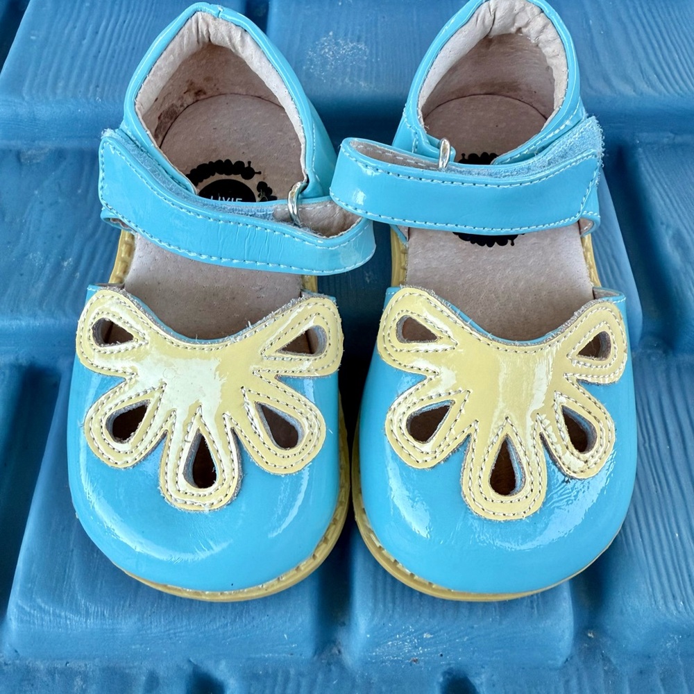 Livie & Luca blue yellow Mary Jane sandal size 5